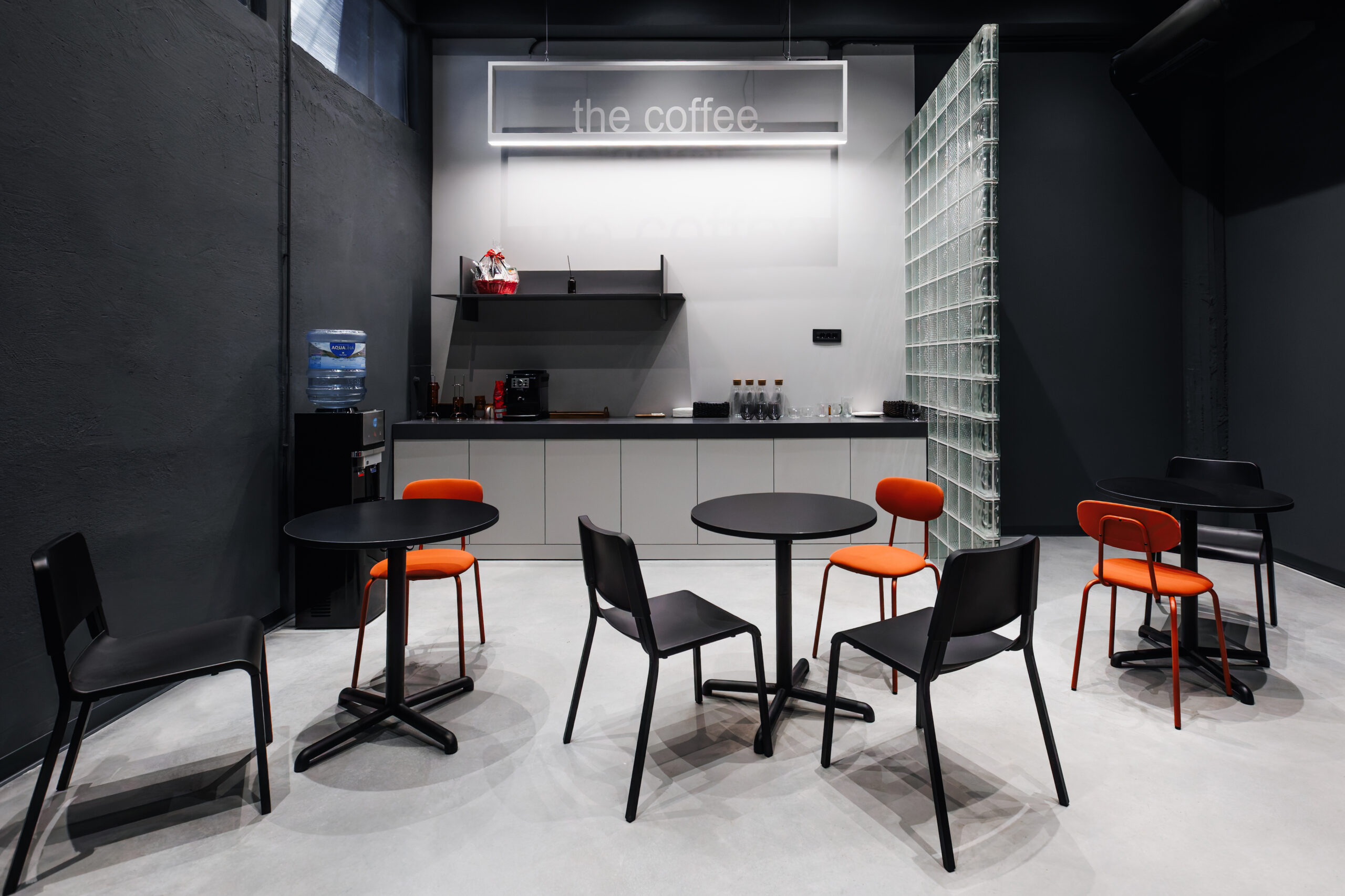 Zona za čekanje klijenata u TopBear detailing studiju